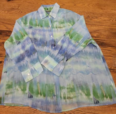 Sehr schöne Damen Bluse, blau-grün gemustert