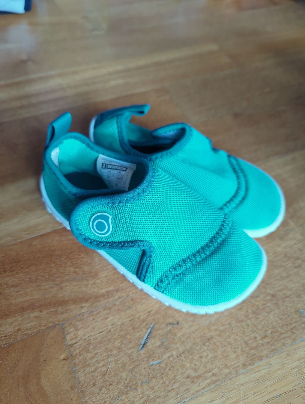 Decathlon Scarpe per ragazzi: Wasserschuhe Gr. 26-27 – Nuovo (secondo la descrizione) da Eglisau venduto da raf_hn2x