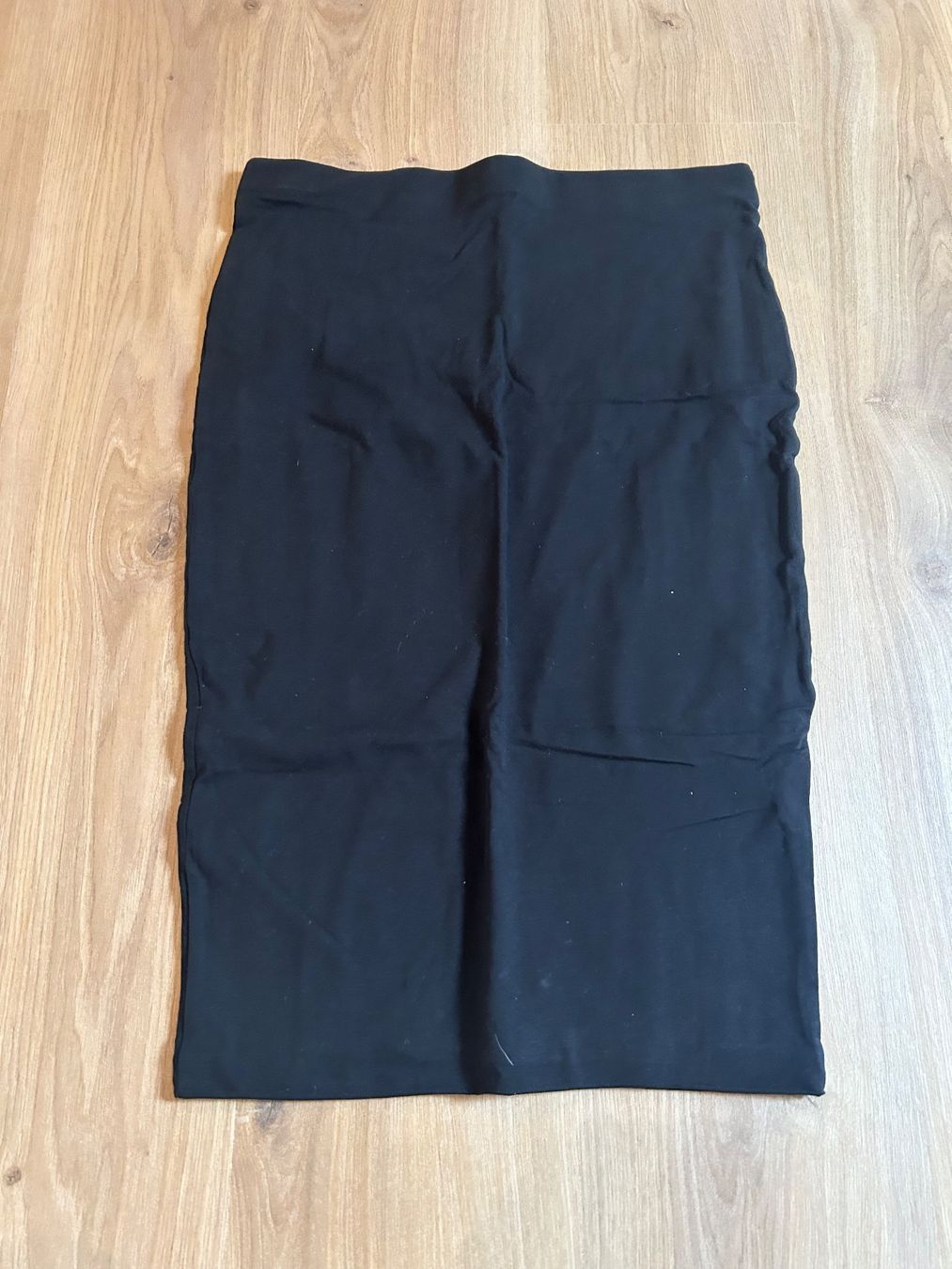 H&M Gonne: Jupe noir H&M taille M – Usato da Delémont venduto da elena_neuhaus 2