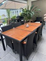 9 teiliger Gartentisch aus Holz und Rattan