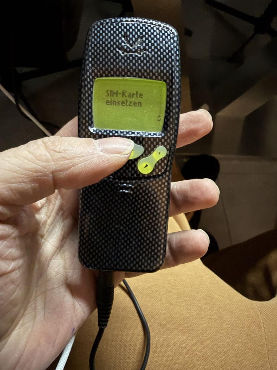 Nokia Telefoni cellulari / Smartphones: Nokia 3210 mit GSM Tastenschutzcover – Usato da Wettingen venduto da NickInc 1