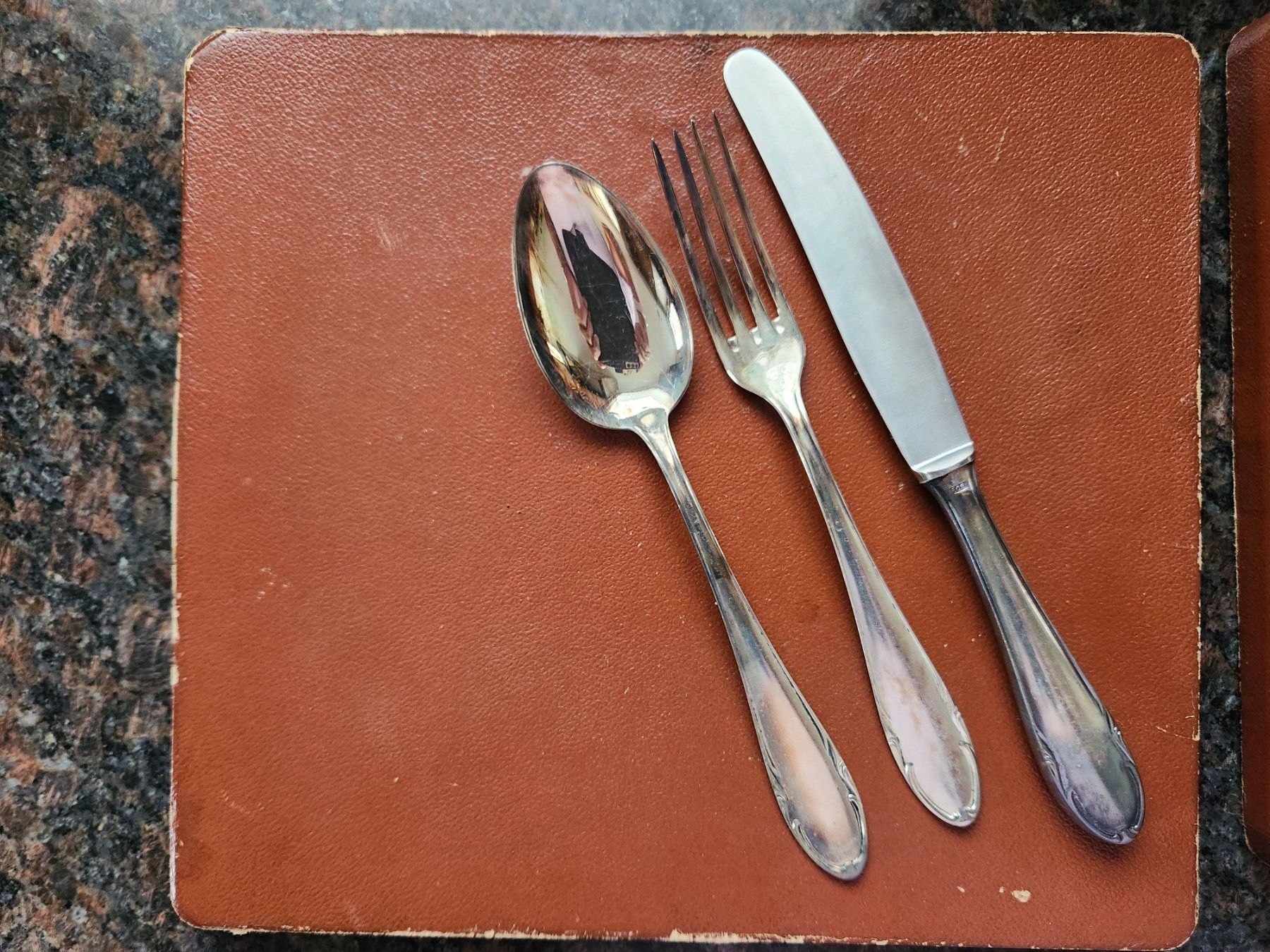 Set di posate: Altes Besteck Set, versilbert in Originalbox – Usato da Fanas venduto da Rurero03 3