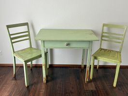 Küchentisch/ Bürotisch, antik mit 2 Stühlen, mint im 3er Set
