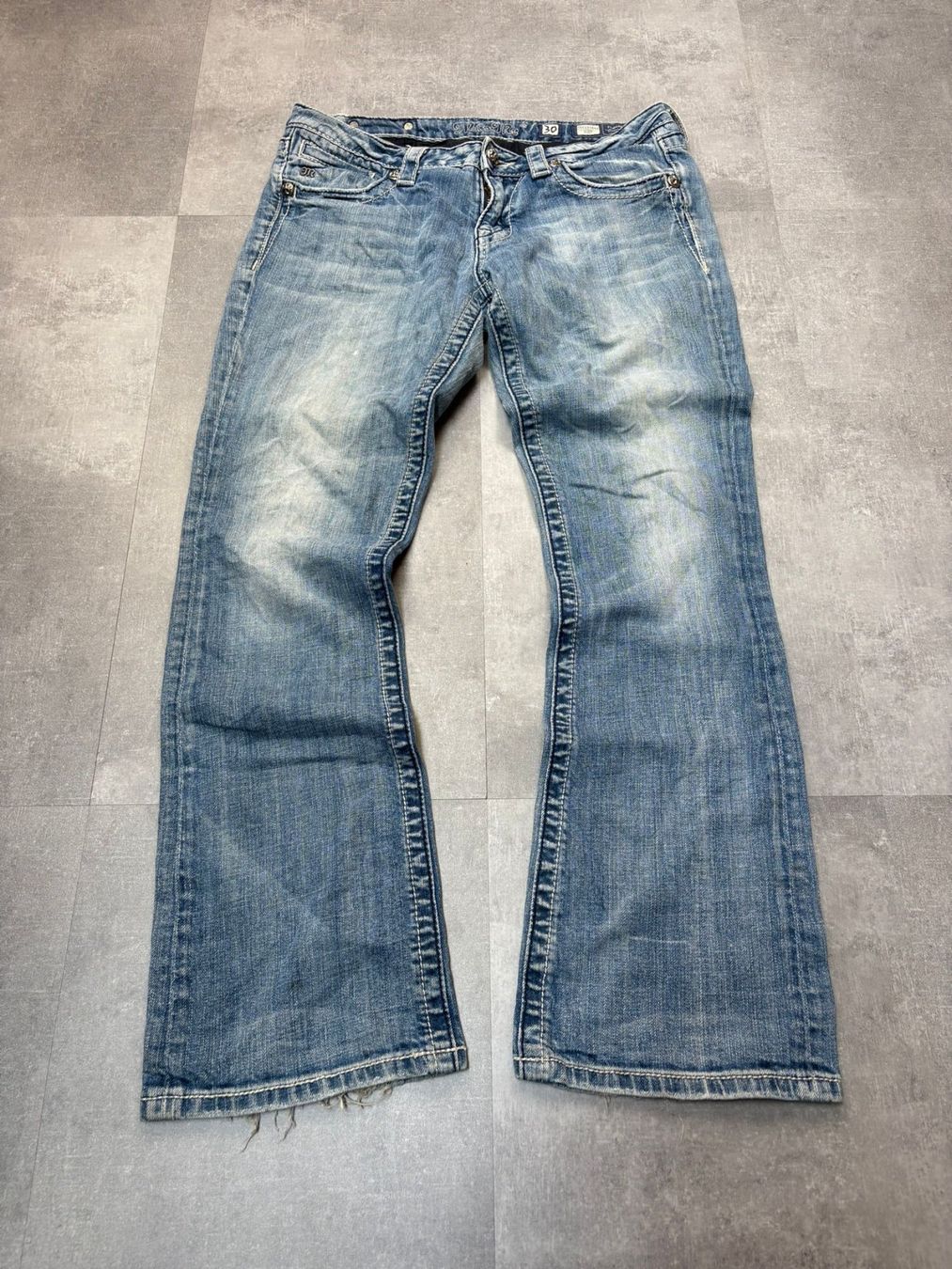 Jeans: Miss Me Bootcut Flared Jeans - Grösse M/30 – Nuovo (secondo la descrizione) da Werdenberg venduto da hase.vintage 2