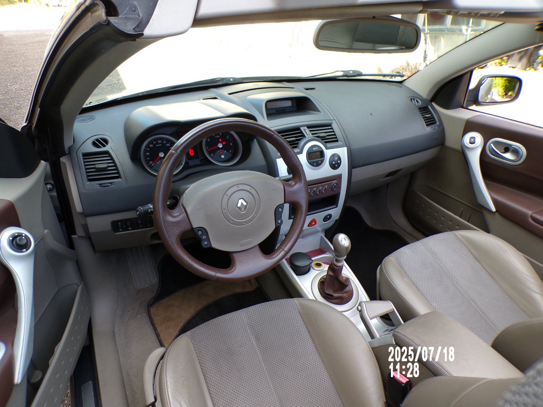 Renault Automobili: Renaul Megane Cabriolet  2.0 16v. – Usato da Neuchatel venduto da Sylemef 4