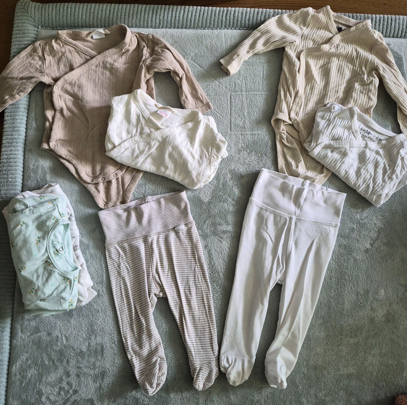 Lotti & Set di vestiti: Baby Kleider 68-74 – Usato da Zürich venduto da zhe_mc8j