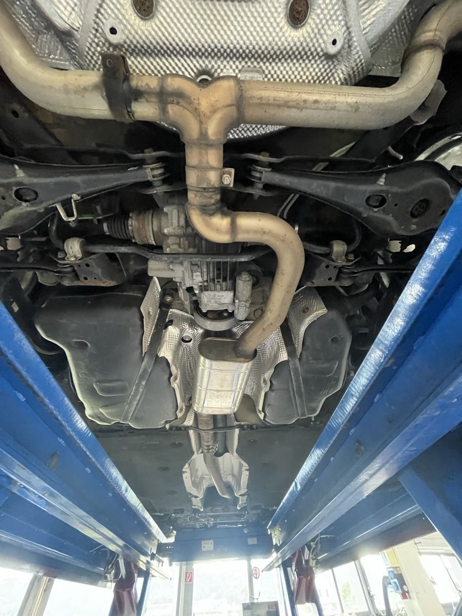 Volkswagen Sistemi di scarico: Auspuff VW Passat B8 – Usato da Lengnau AG venduto da tim_79ps 1