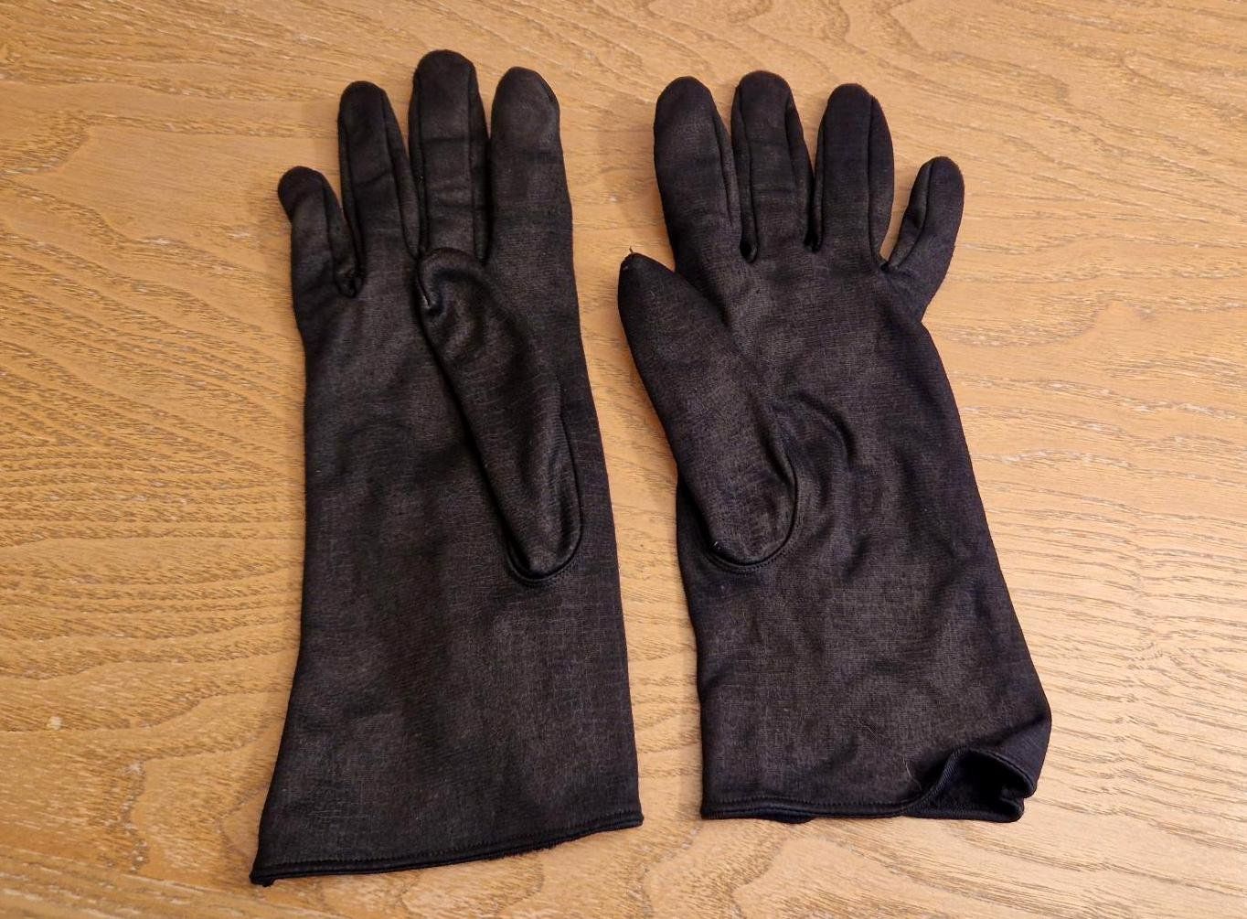 Guanti & manicotti: Schwarze Damenhandschuhe – Usato da Pratteln venduto da klettersteig 1