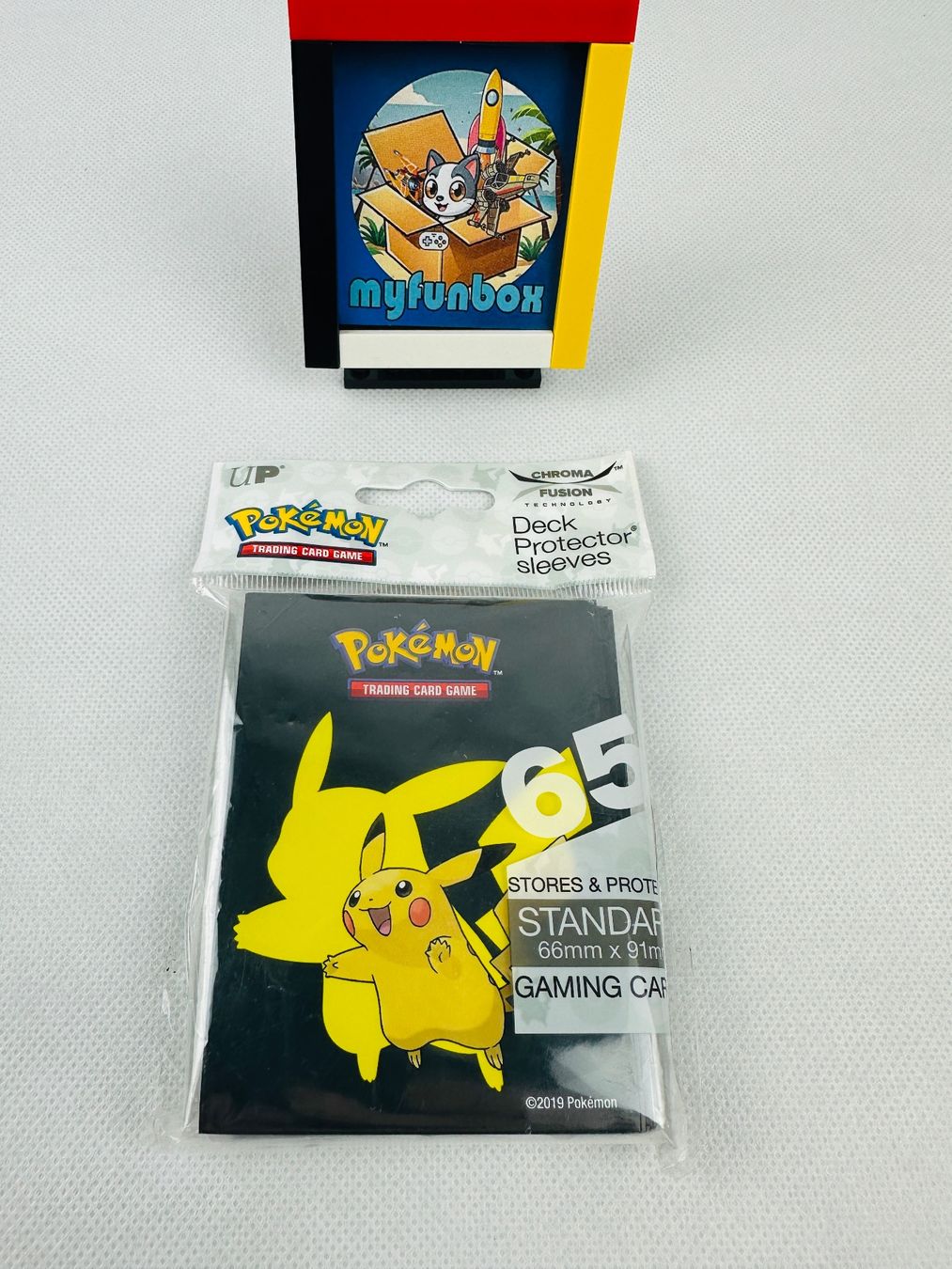 Pokémon Carte collezionabili: TCG Pokèmon Pickachu 2019 Deck Protector Sleeves original – Nuovo e nell'imballaggio originale da Kappel SO venduto da MyFunBox