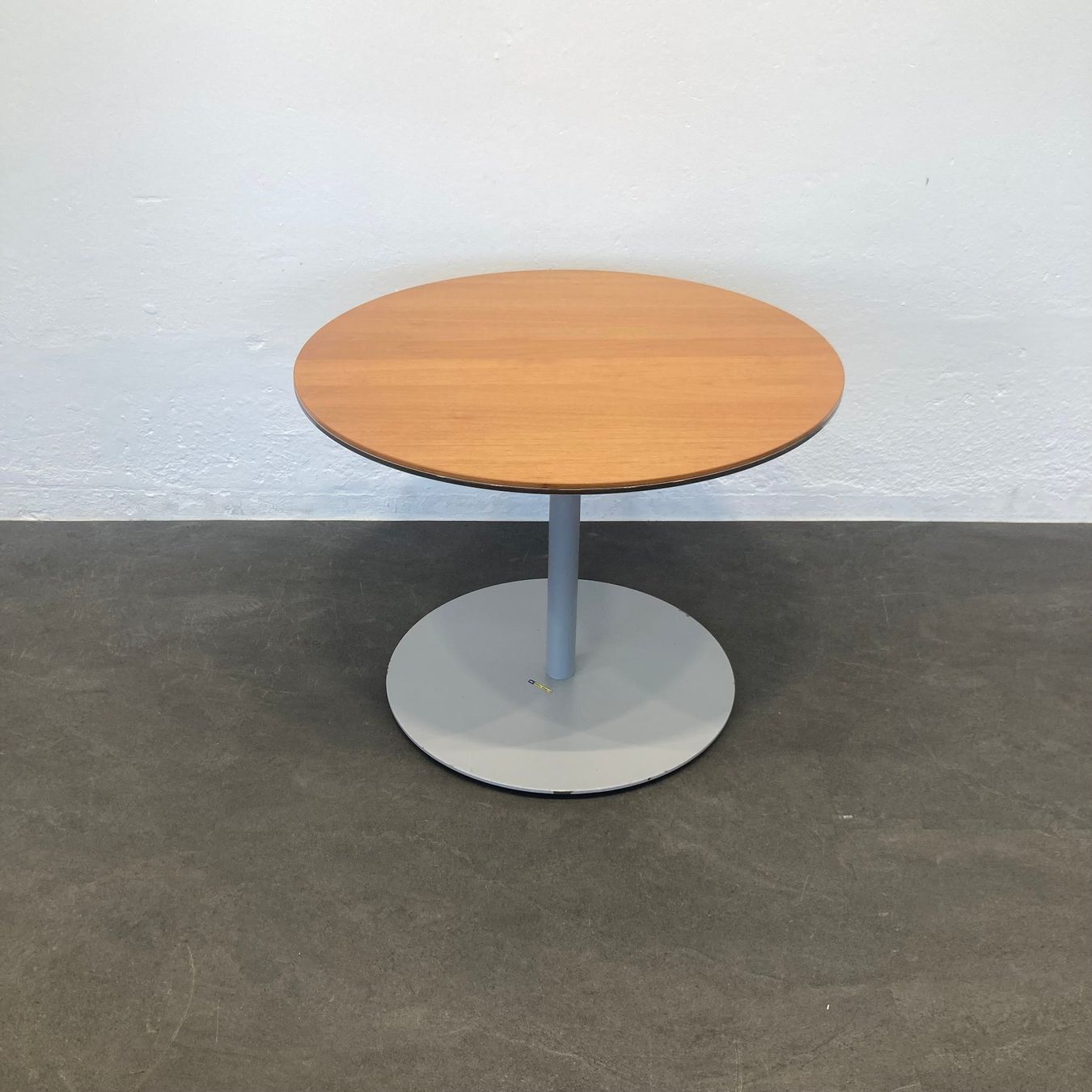 Schreibtische: Office Line Excellent Lounge Table 605mm hoch – Gebraucht aus Schönenwerd von mcofficeshop