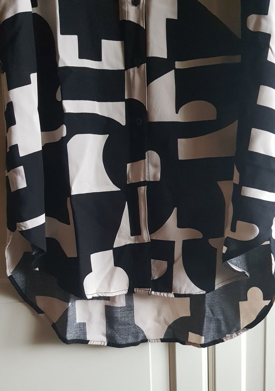 Robes: Lockeres Blusenkleid C&A Gr M Graphisches Muster – Neuf (Voir description) à Menznau par Valinor 4
