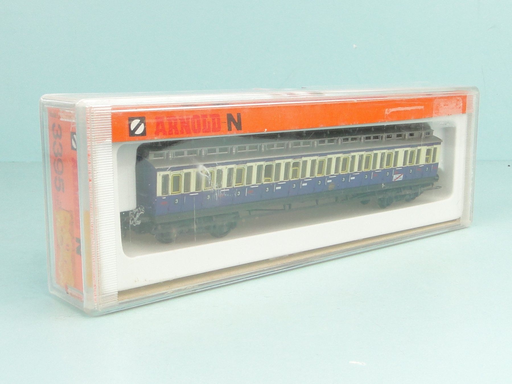 Arnold Modelleisenbahnen: Arnold 3395 Spur N Abteilwagen 3 Kl. – Gebraucht aus Bülach von Albitrain 1