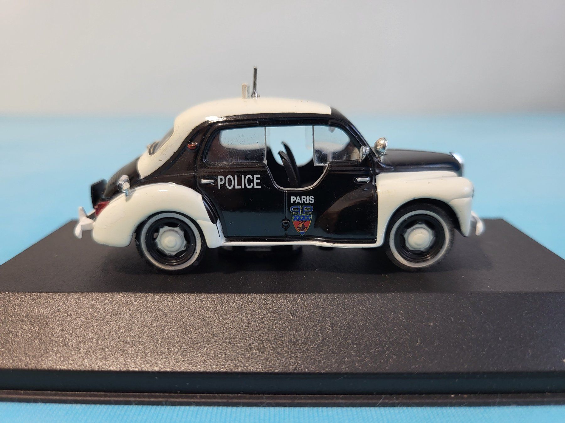 Renault Modellautos: Renault 4CV, Police – Neu (gemäss Beschreibung) aus Glattbrugg von PhilKrill 2
