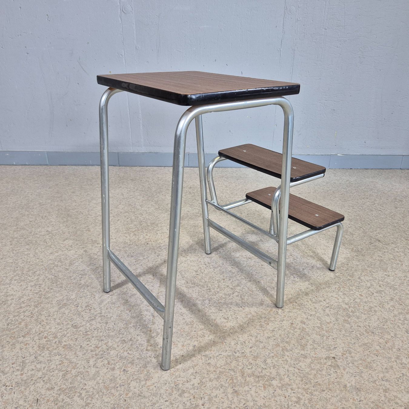 Sgabelli: Step-Stool Tritthocker 3-Tritt Hocker braun – Usato da Nottwil venduto da Wondewa-Shop 1