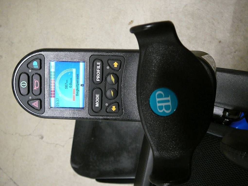 Sedie a rotelle: Elektrorollstuhl – Usato da Gossau SG venduto da Pfipfi1 1