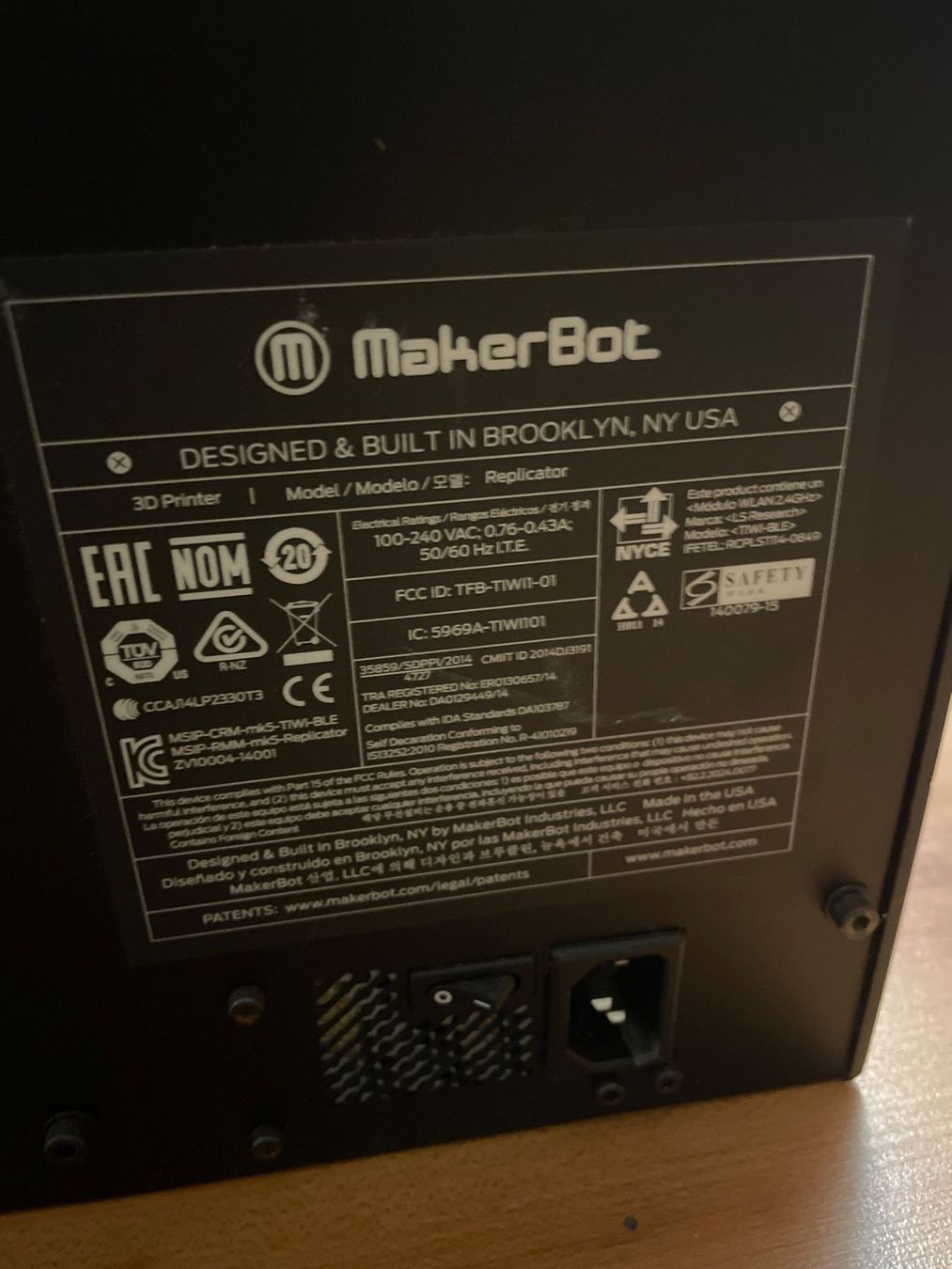MakerBot Stampanti 3D: MakerBot Replicator 5th Gen 3D-Drucker defekt – Ersatzteile – Usato da Eichberg venduto da chr_6kgp 4