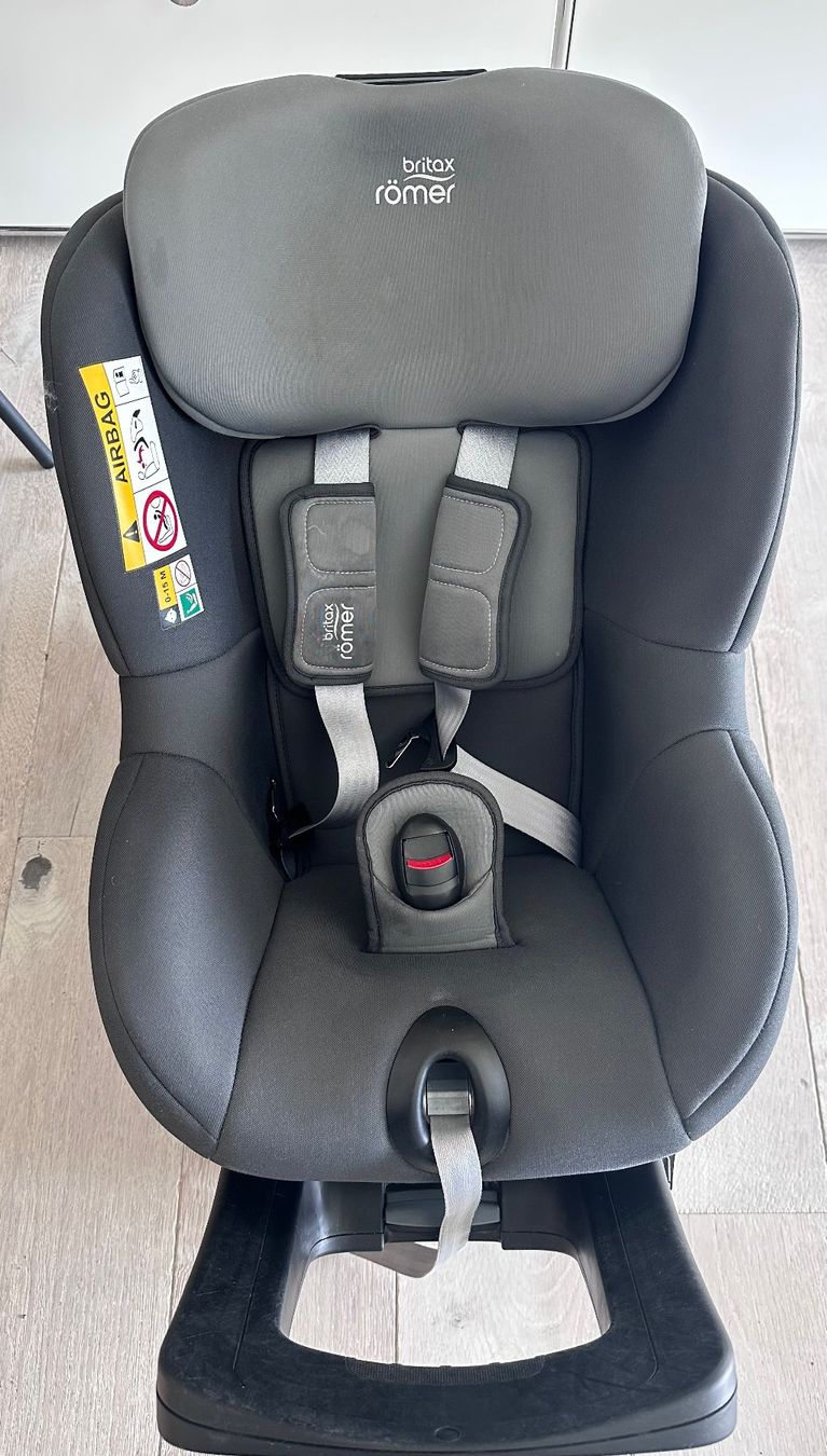 Britax Römer Seggiolini per auto: Britax Römer / Swingfix M i-size Kindersitz – Usato da Uitikon-Waldegg venduto da Garycooper