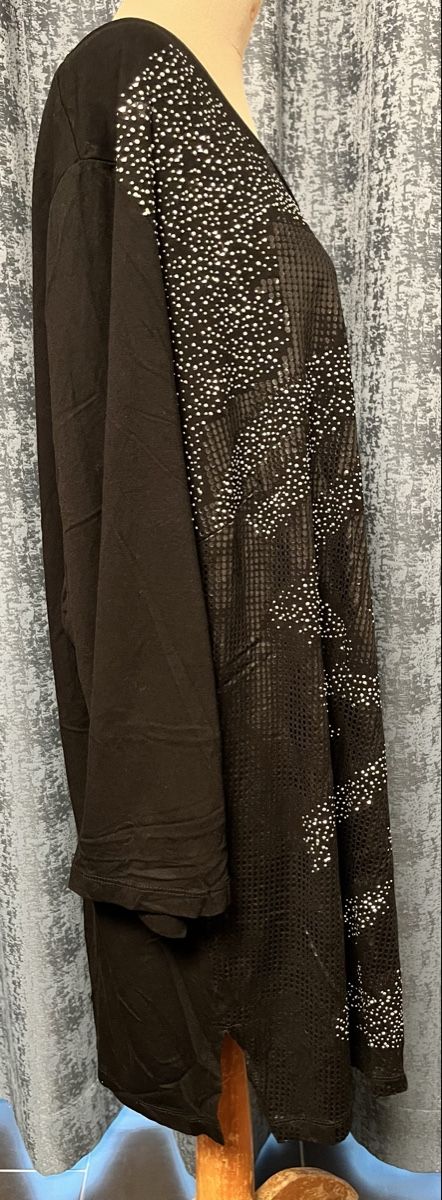 T-shirt: Damen Langarmshirt Schwarz mit Steinen – Usato da Eglisau venduto da regulmei 3