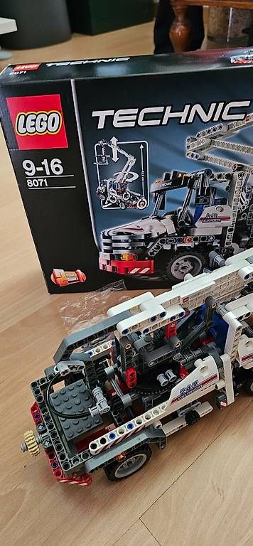 Lego Giocattoli: Lego® 8071 Technic Service Truck – Usato da Schaan venduto da Klemmbausteine 1