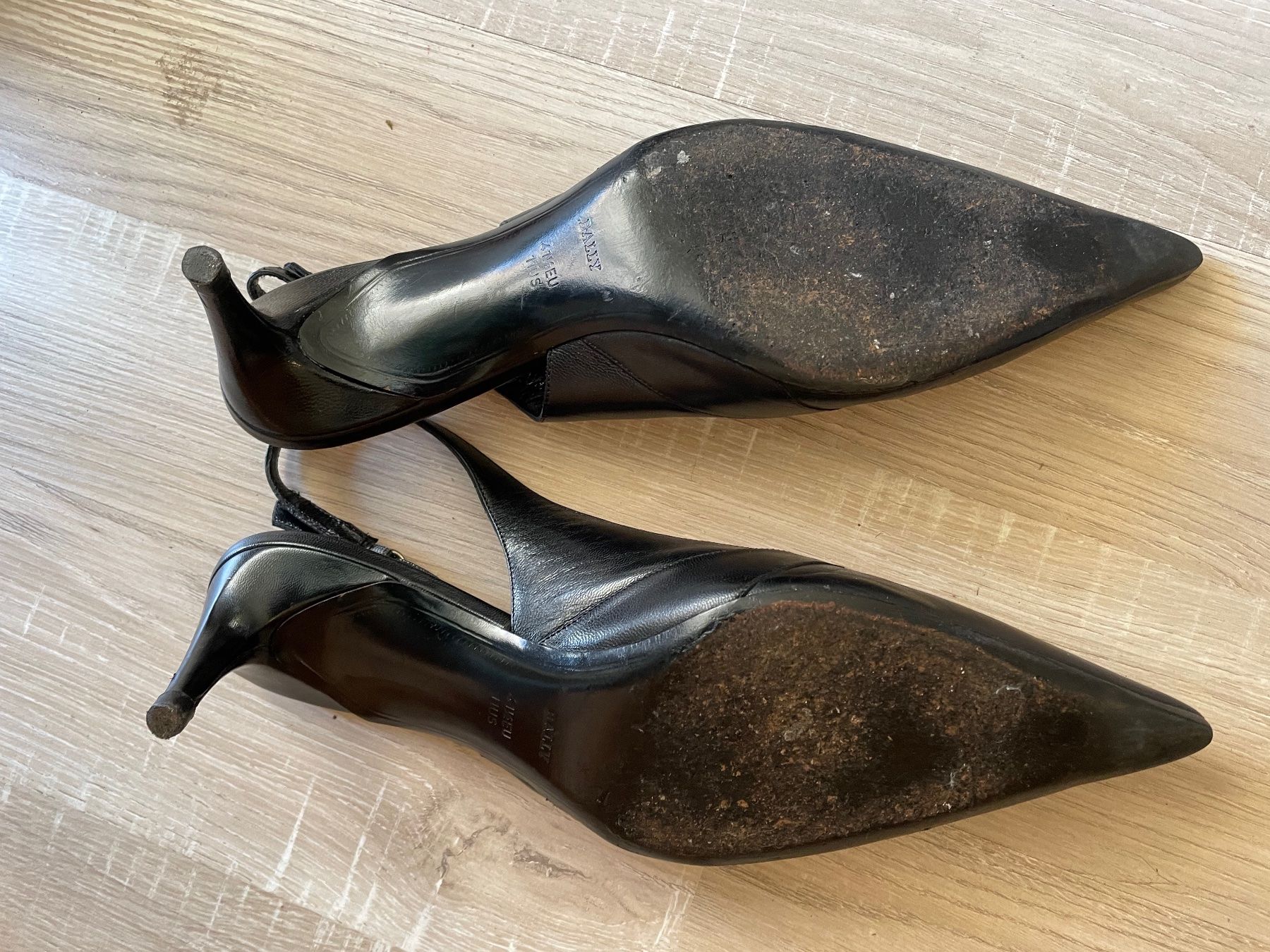 Bally Scarpe da donna: Bally schwarze Sandalen Vintage 41,5 – Usato da Bern venduto da Rigoler 4