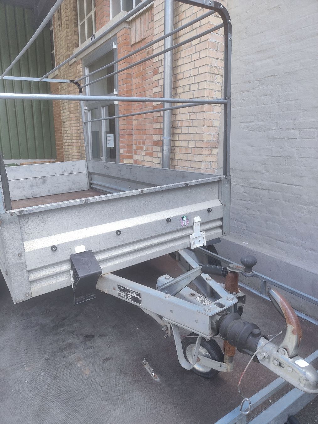 Stema Rimorchi: Anhänger Stema 750 kg – Usato da Bürglen TG venduto da rehaso2214 2