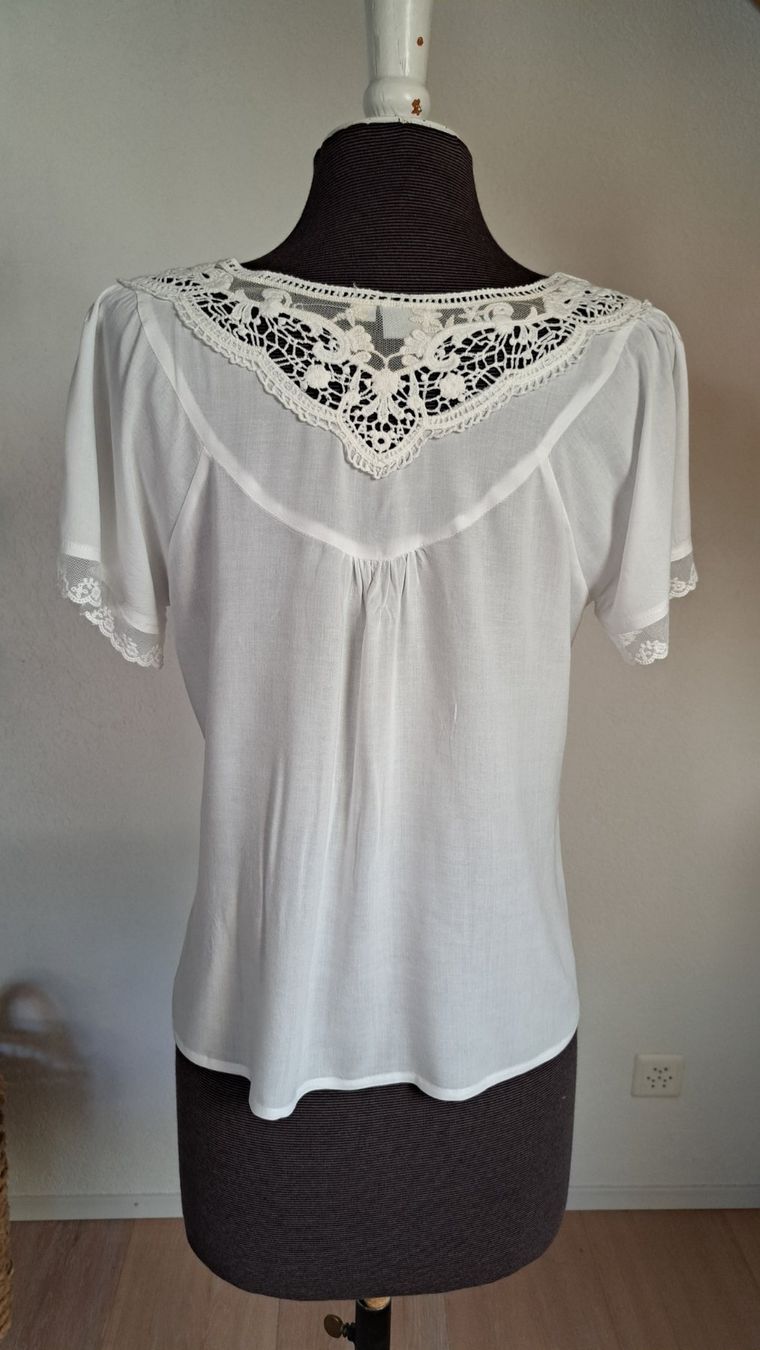 Blusen: Vintage Bluse mit dekorative Spitzeneinsätze – Gebraucht aus Reutigen von IrisFashion 1