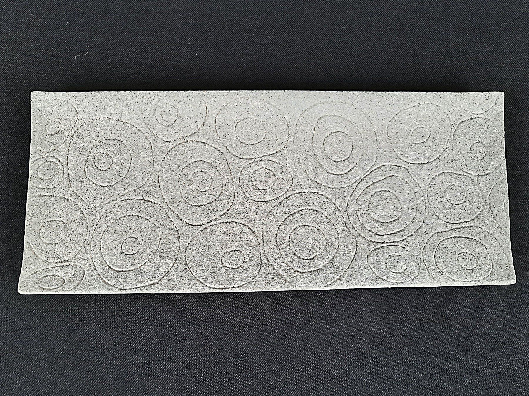 Servierplatten: Sandquarz Schale Lang Handgefertigt – Gebraucht aus Beinwil am See von Restwert_Beinwil