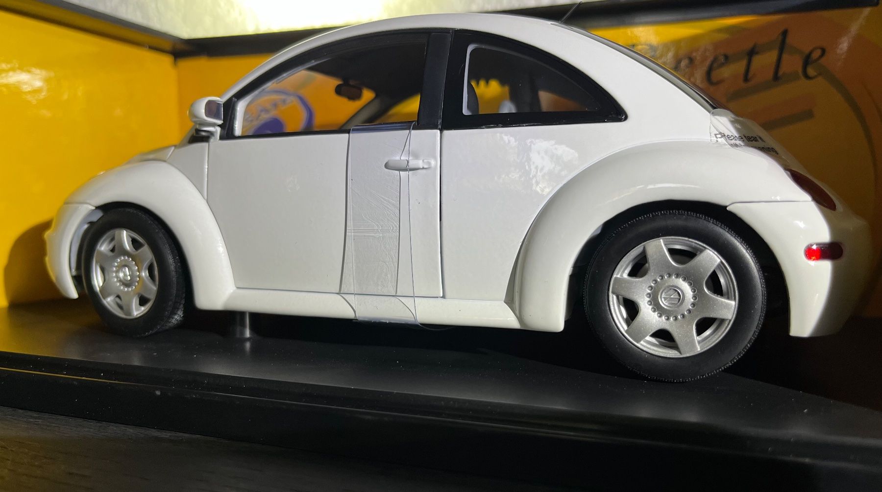 Volkswagen Modellini d'auto: VW New Beetle Coupé '98 1:18 – Usato da St-Cergue venduto da ncu_t267 1