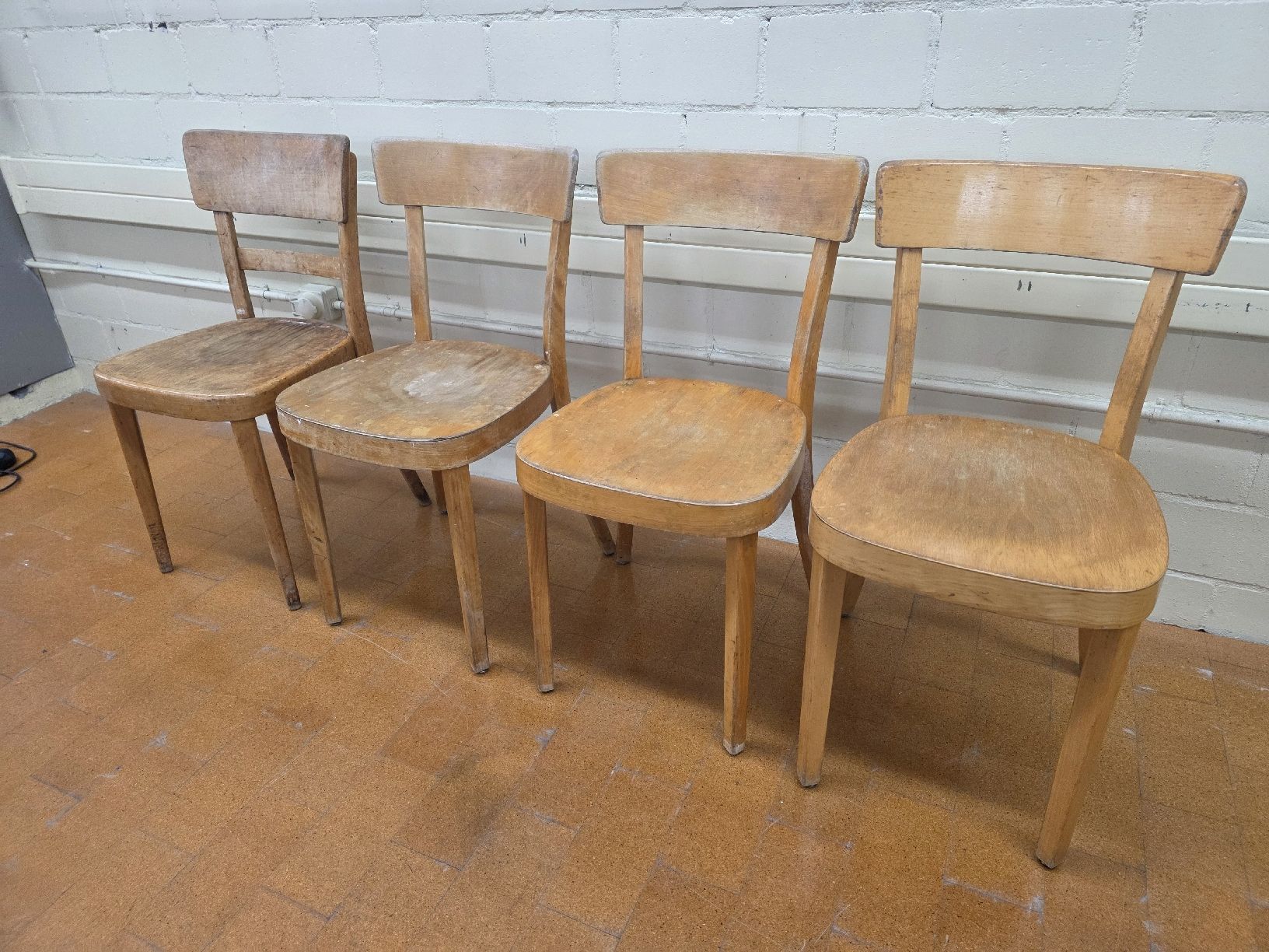 Horgen Glarus Sedie: klassische Vintage Stühle Horgenglarus – Usato da Lichtensteig venduto da Usedinstorecom 7