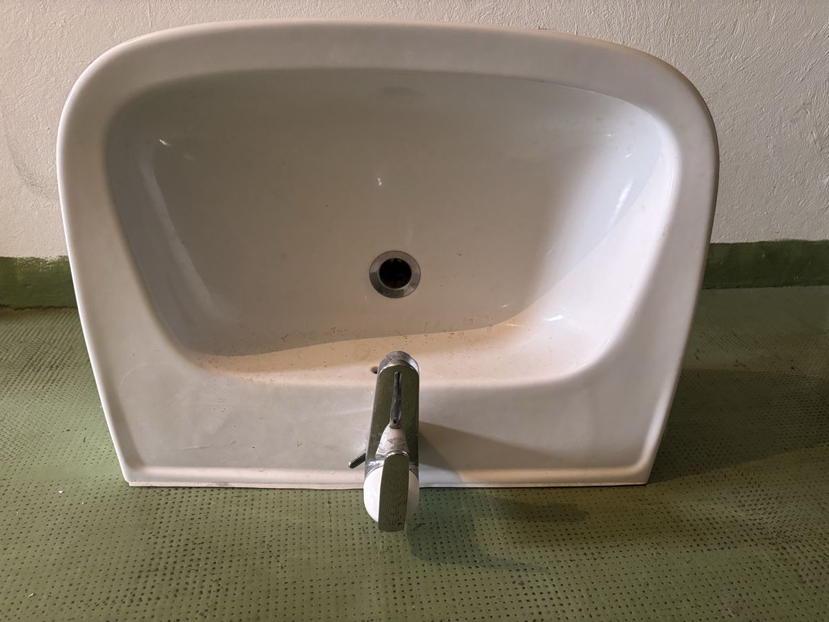 Laufen Lavabi & lavandini: Lavabo Laufen mit Armatur – Usato da Basel venduto da Lance81 2