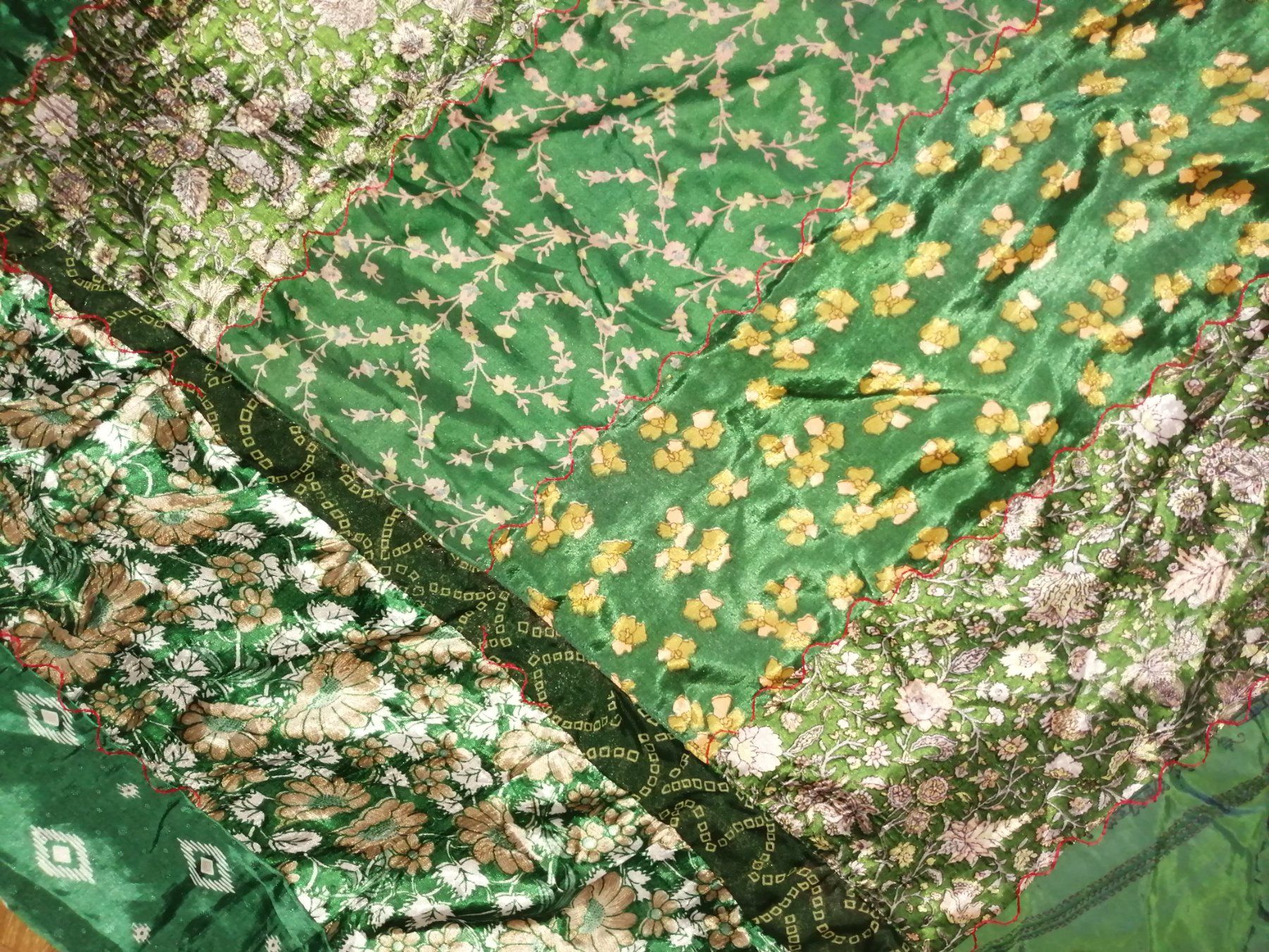 Pantaloni: Sarouel en soie verte – Nuovo (secondo la descrizione) da La Tour de Trême venduto da mar_p78p 7