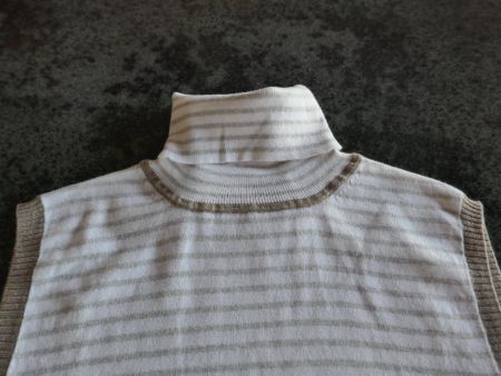 NEU!  NULU  Rollkragenpulli (ohne Ärmel)