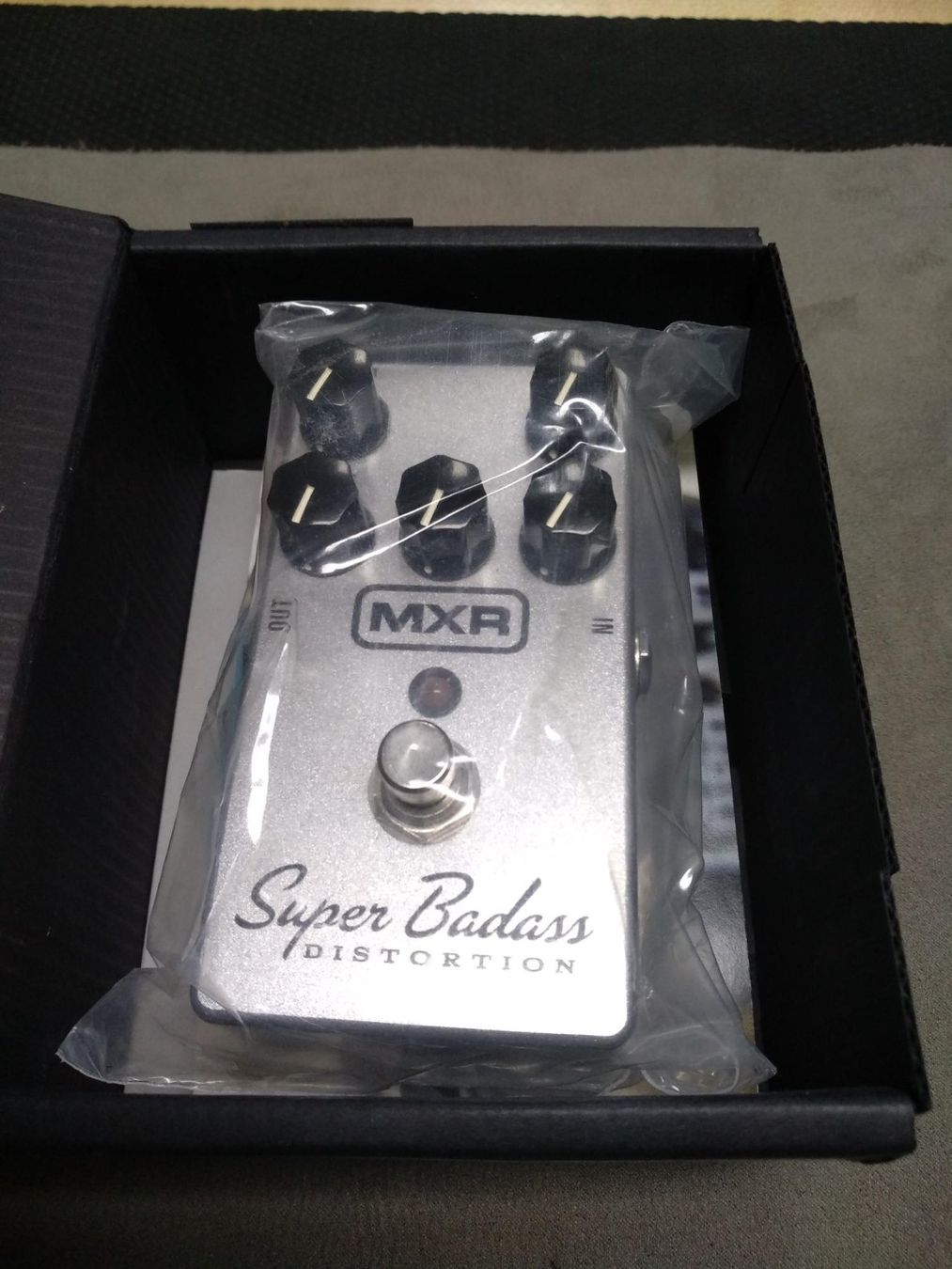 Musikinstrumente: MXR 75 Super Badass Distortion! Full Set! Original Box & Doc – Neu (gemäss Beschreibung) aus Cama von Superbayer 6