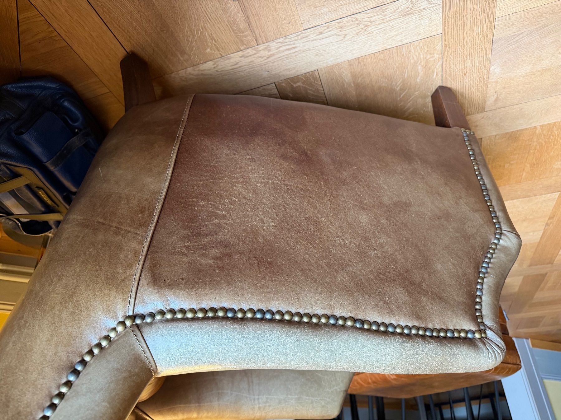 Poltrone: 2 Ledersessel mit 1 Hocker, Vintage Look – Usato da Bern venduto da Pesche_Bern 4
