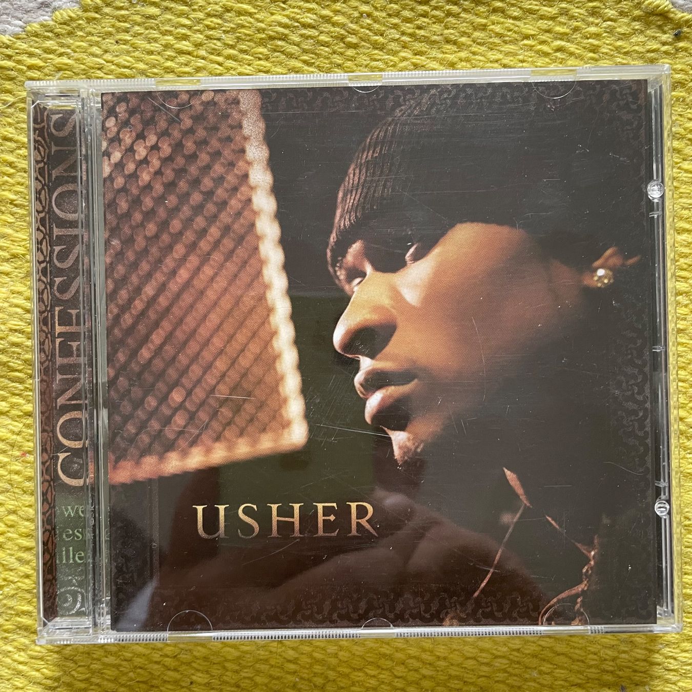 CD: USHER-CONFESSIONS – Usato da Rorschacherberg venduto da CD-Roli
