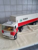 Altes Blechspielzeug grosser LKW aus den USA 