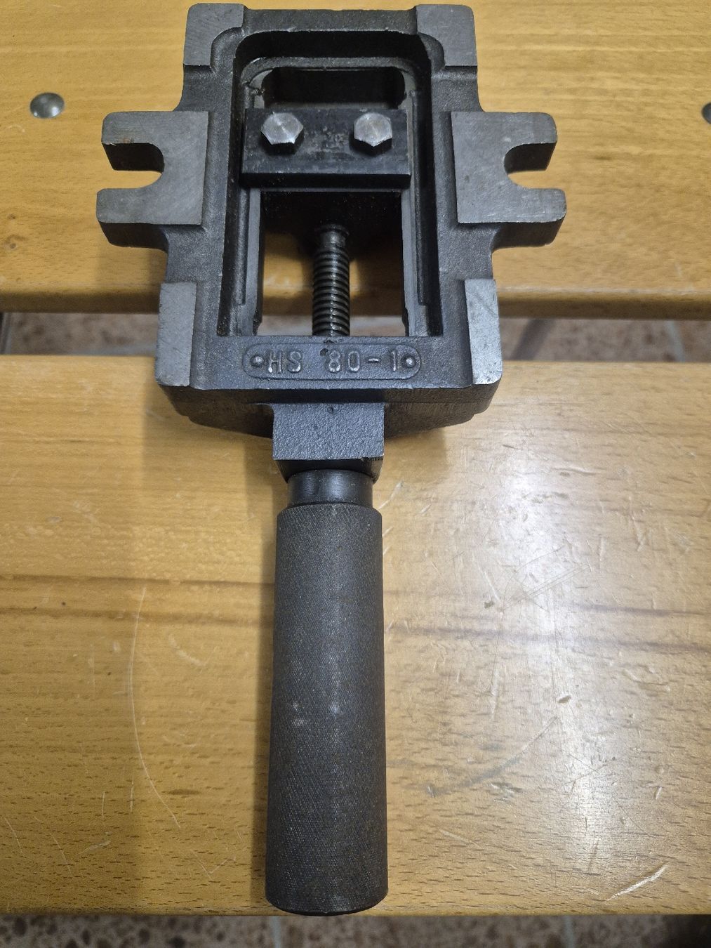 Tutti gli attrezzi: Schraubstock zum Bohren – Usato da Hausen AG venduto da roland86190 1