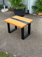 Massivholz Couchtisch / Beistelltisch Eiche mit Epoxidharz