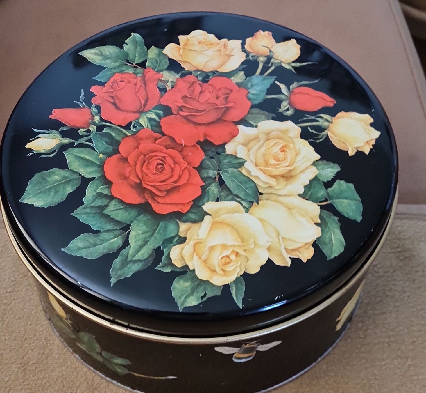 Contenitori & Simili: Vintage Keksdose mit Rosenmuster – Usato da Münsingen venduto da Cuci31