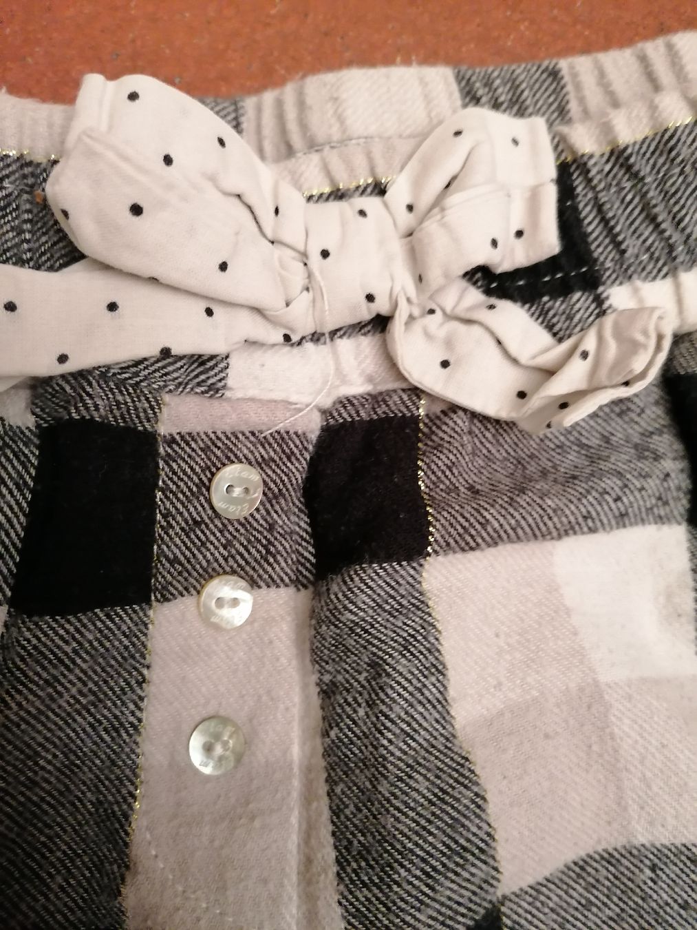 Pantaloni: Home Hose S/M – Usato da Solothurn venduto da Shanty.20 1