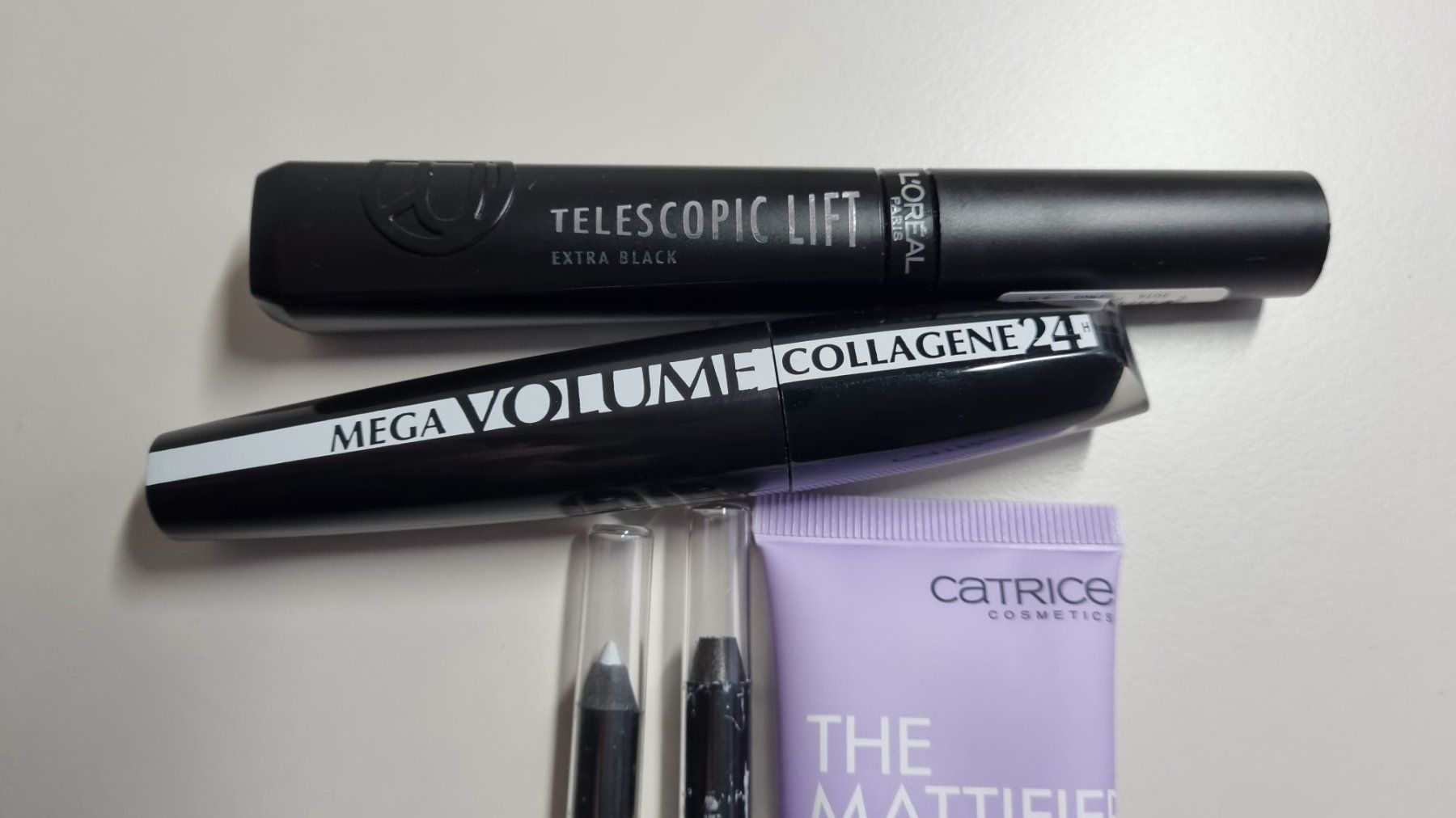 Make-up: 2 Loreal Mascara/2 Manhattan Eyliner/ 1 Oil Control Primer – Neu und originalverpackt aus Zofingen von Felpa 2