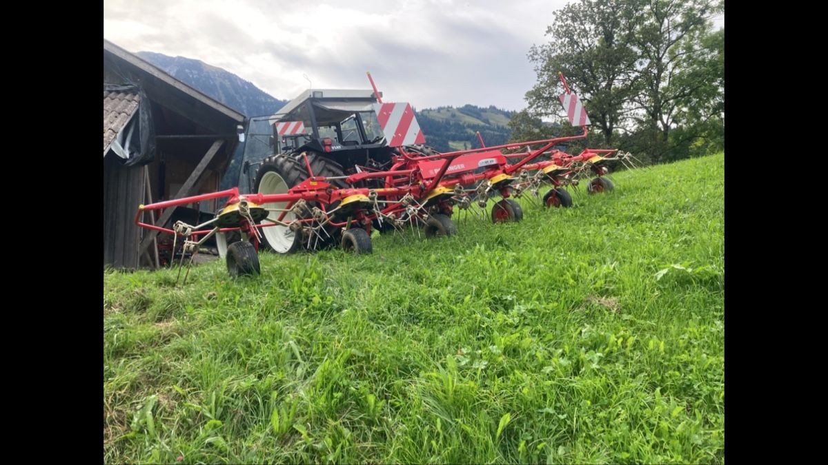 Tutte le macchine: Kreiselheuer Pöttinger Hit 69 – Usato da Schangnau venduto da UeliK0102