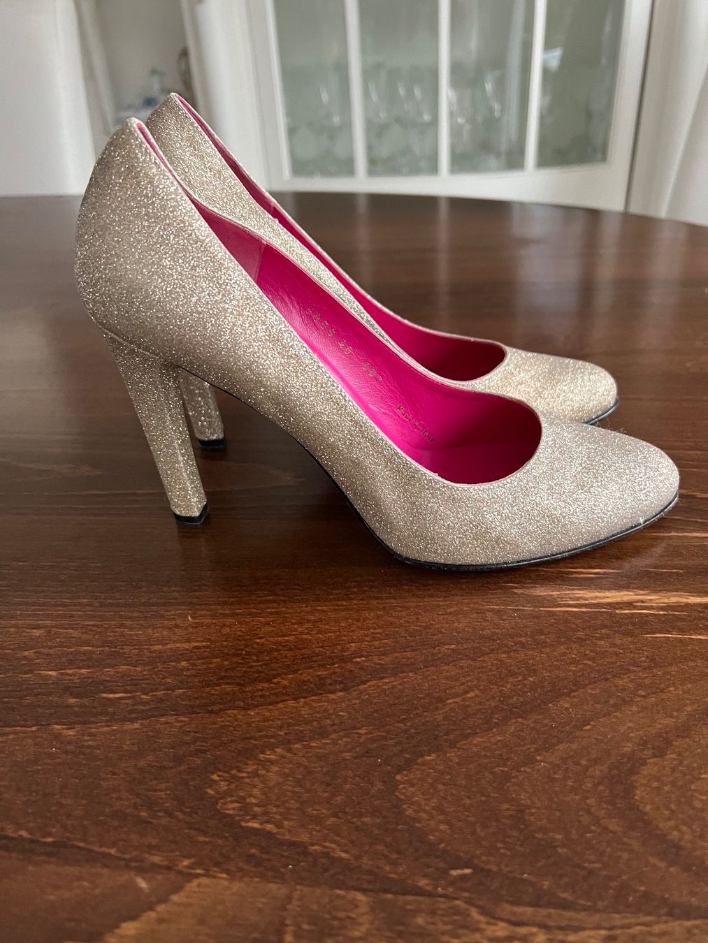 Scarpe da donna: Le BABE - Goldige Pumps Gr. 40 – Usato da Ebmatingen venduto da Mistelu 1