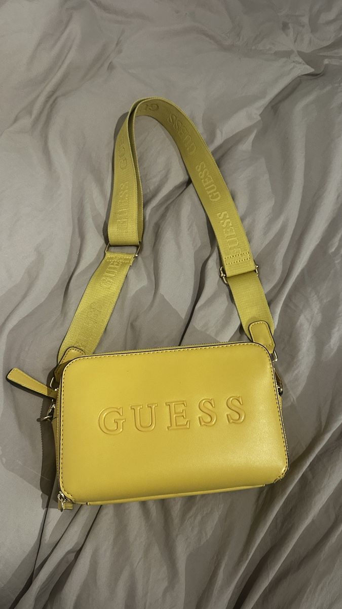 Guess Sacs femmes: Umhängetasche GUESS Gelb  – Neuf (Voir description) à Menzingen par Endina.S 1