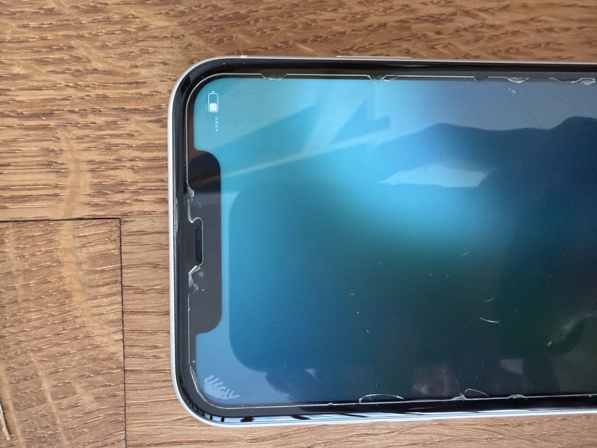 Apple Portables: Iphone 11 – D'occasion à Wettingen par enhuufeguggus 2