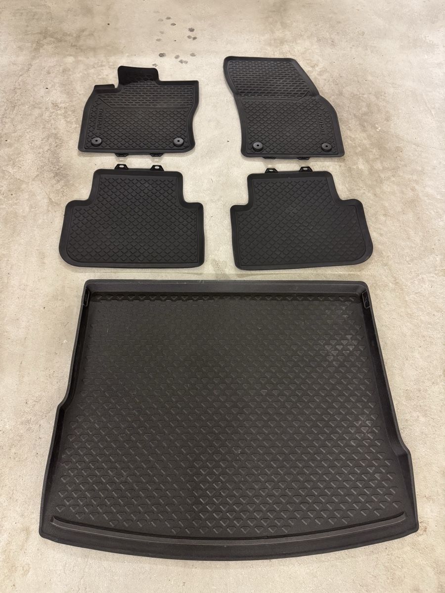 VW Teppiche / Matten: VW Tiguan Gummimattenset – Neu (gemäss Beschreibung) aus Illnau von Dejm