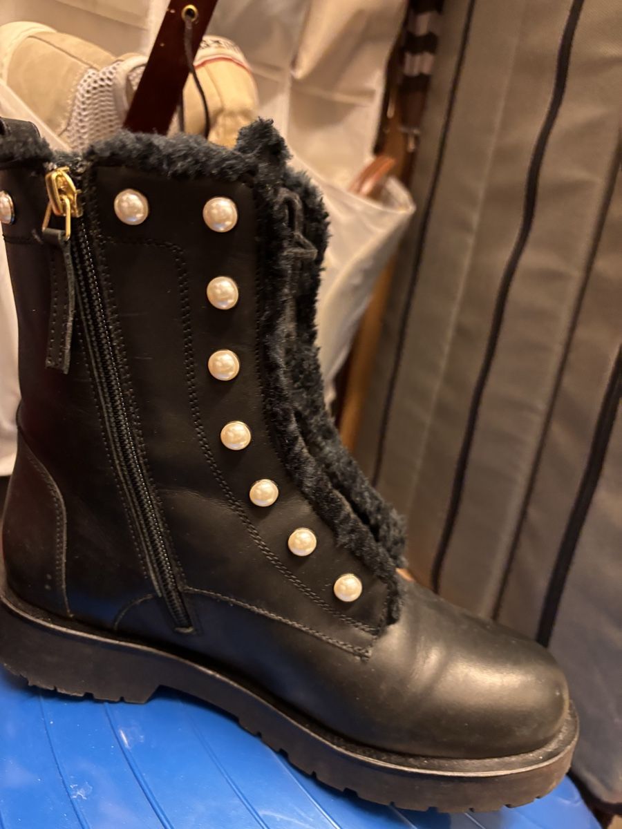 Damenschuhe: Chic Winter Boots with Pearls, Black Leather, Fur Inside – Gebraucht aus Zürich von Sonikasantos 2