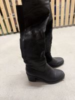 Overknees in Schwarz mit kleinem Absatz in grösse 37