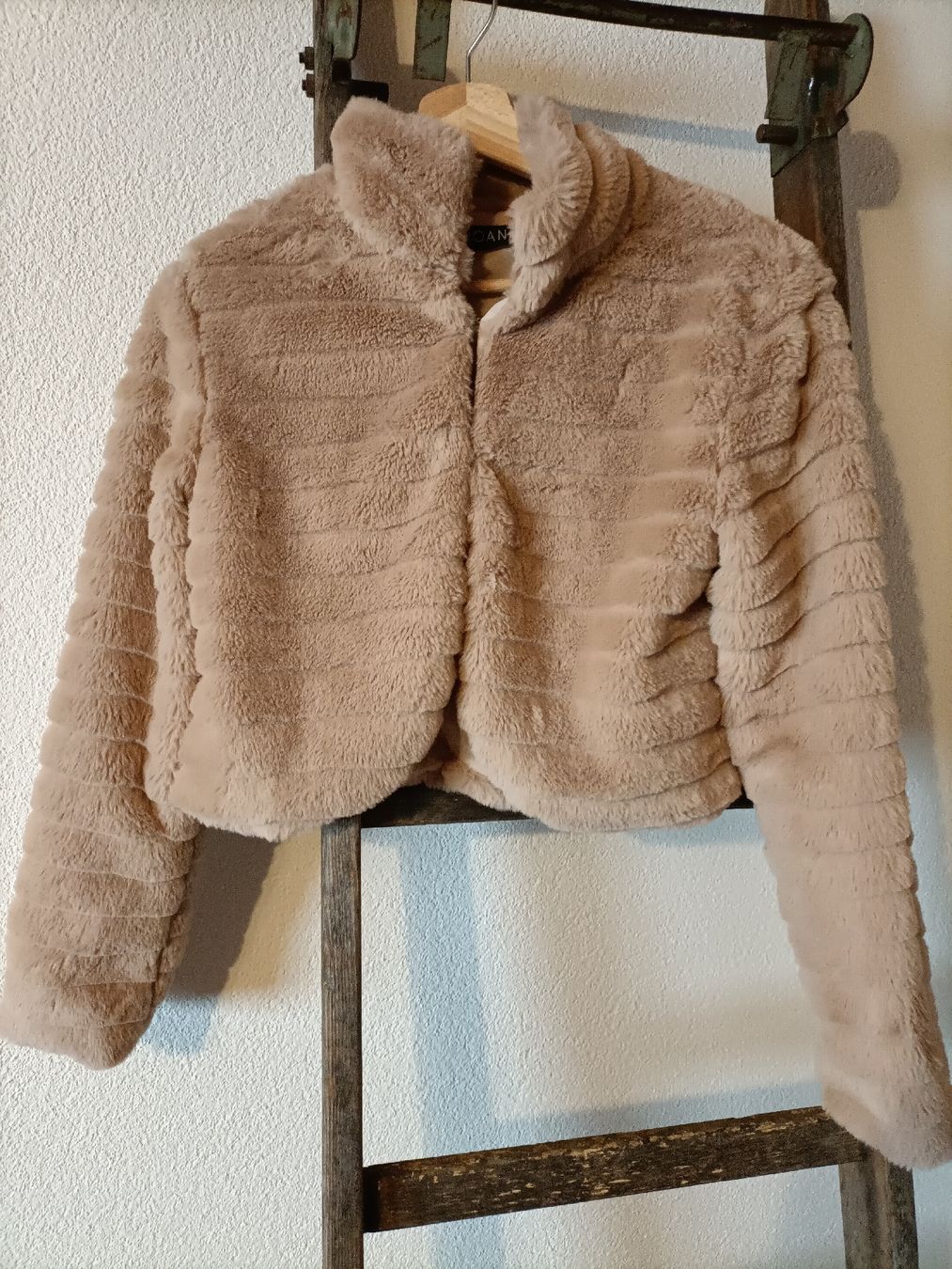 Jacken: Kuschelige Kunstfelljacke Grösse S – Gebraucht aus St. Gallen von jan_ccx7