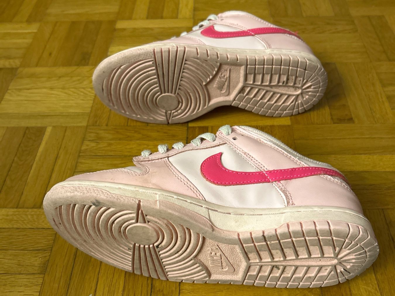 Nike Scarpe per ragazze: Baskets Nike Dunk Low rose t. 36,5 – Usato da Versoix venduto da ale_v9y6 3